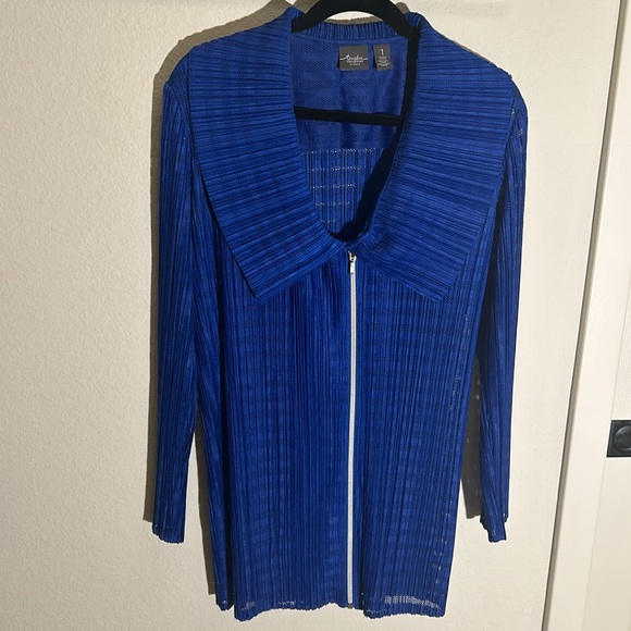Chico's Travelers Size 1- Bright Blue / Asymmetrical Silver Zipper - Like New - Picture 6 of 7